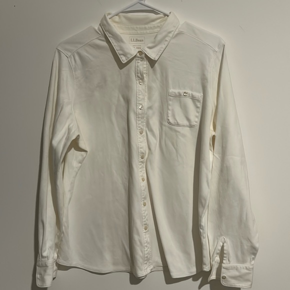 L.L. Bean Tops - L.LBean 100%cotton NWOT size XL white  Polo button down